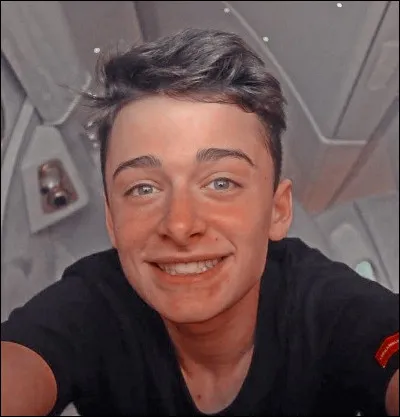 Pour quelle vidéo a-t-il eu un rôle (par rapport à la dernière question) ?