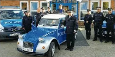 Qui s'inclina en finale de ce Mundial 1982 ?