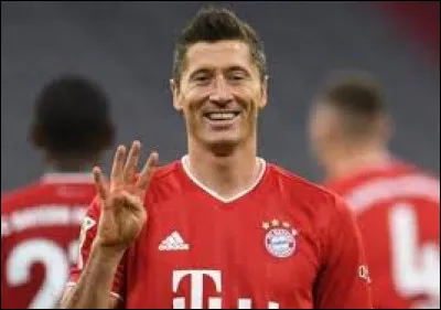 Quelle équipe, patrie du Pape Jean Paul II, termina 3e de cette Coupe du monde ?