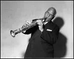 Sidney Bechet. Jazzman gnial, il est l'auteur du titre ' Petite Fleur' ( il adorait tre Saint-Germain). Quel est son instrument de prdilection ? (voir la photo).