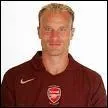 Dennis Bergkamp. Joueur de foot international nerlandais. dans quel club anglais a-t-il termin sa carrire ?