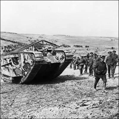 En quelle année, marquée par linsurrection irlandaise de Pâques, a eu lieu la bataille de la Somme, qui fit plus dun million de morts ?