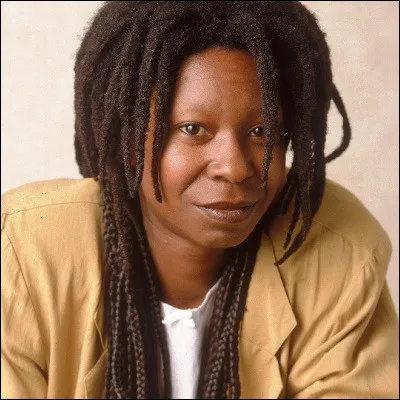 Dans quel film Whoopi Goldberg se retrouve-t-elle à la tête dune chorale ?