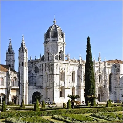 Dans quelle capitale européenne peut-on visiter le monastère des Hiéronymites ?