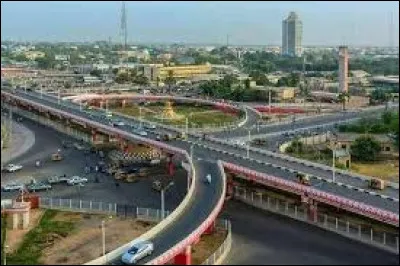 Kano, 4 millions habitants, est une ville d'...