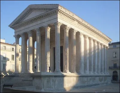 Construit au 1er siècle ce temple s'inspire des grands temples romains de l'époque, comme celui de Mars et d'Apollon à Rome. Dans quelle ville peut-on l'admirer ?