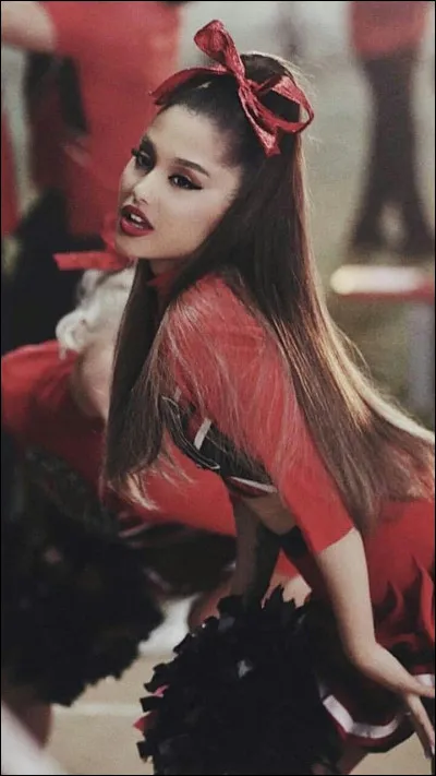 Et cette tournée a rapporté ... de dollars occasionnels en seulement .... mois.