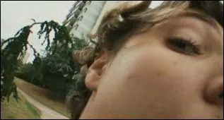 Qui offre son premier baiser  Herv ?