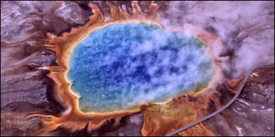 Je suis un "super volcan" endormi situé aux États-Unis d'Amérique. Qui suis-je ?