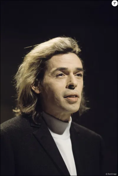 Un autre animal que le chien, apparaît dans les filles et les chiens : lequel ?