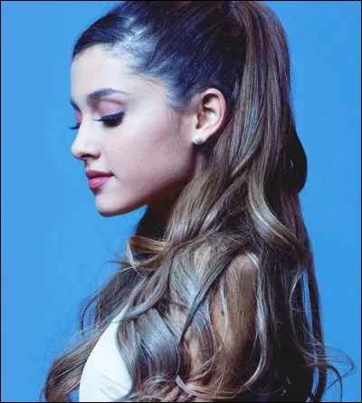 Après l'annonce de l'annulation d'une nouvelle saison de Victorious, une fan a demandé à Ariana Grande pourquoi la série s'était terminée. Qu'a répondu la chanteuse ?
