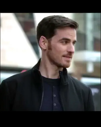 Comment s'appelle le frère jumeau de Killian ?
(Saison 7)