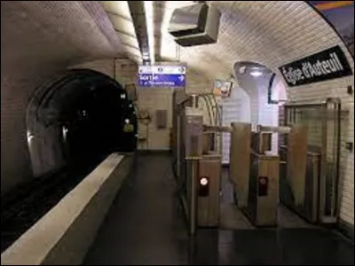 Appelé initialement ''Wilhem'', du nom du compositeur parisien, à son ouverture le 3 septembre 1913 sur la ligne 13, la station changea de nom pour ''Église d'Auteuil'' le 15 mai 1921. Pour quelle raison ?