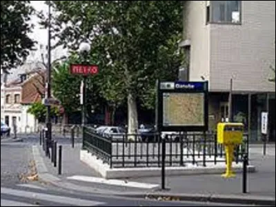''Danube'' est une station de la ligne 7 bis qui fut ouverte le 18 janvier 1911. Devant son nom à son implantation sous la place du Danube, rebaptisée place Rhin-et-Danube en 1951 en souvenir de la 1re armée française qui s'illustra, entre 1943 et 1945, à la campagne d'Italie, ou au débarquement de Provence. Dans quel pays ce fleuve de 2 852 km ne coule-t-il pas ?
