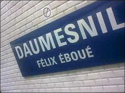 ''Daumesnil'' est une station des lignes 6 et 8, qui fut ouverte le 1er mars 1909. Devant son nom à l'ancienne pace Daumesnil, rebaptisée depuis place Félix-Éboué, Pierre Daumesnil (1776-1832) était un général français qui perdit sa jambe lors d'une bataille napoléonienne en 1809. De ces trois batailles, à laquelle perdit-il ce membre ?