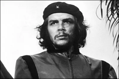Ernesto Guevara (19281967), mieux connu sous le surnom de Che Guevara, révolutionnaire communiste, a participé à la révolution cubaine (19531959). 
De quelle nationalité est-il ?