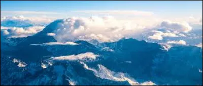 Les Alpes, le Jura, les Vosges, les Apennins, les Pyrénées et le massif Central sont des montagnes françaises.