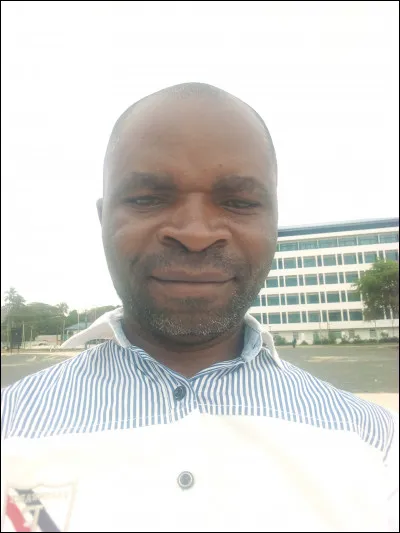 Pour se présenter, on doit dire principalement...