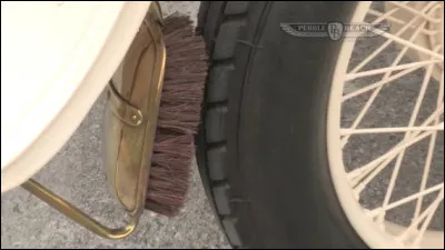 Mais quelle est l'utilité de cette brosse, qui équipe chacune des roues ?