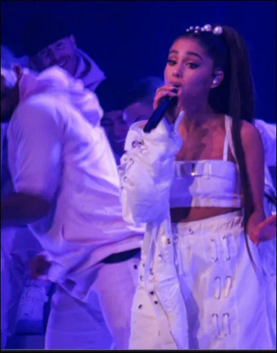 Comment s'est appel&eacute;e sa deuxi&egrave;me tourn&eacute;e nationale ?