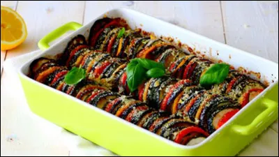 Quel plat en terre vernissée est utilisé dans la cuisine méridionale pour cuire les gratins de légumes ?