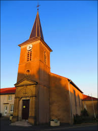 Je vous propose de commencer notre balade dans le Grand-Est, au pied de l'église Saint-Nicolas, à Chicourt. Village du Saulnois, il se situe dans le département ...