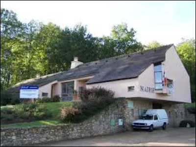 Je vous emm&egrave;ne &agrave; pr&eacute;sent en &Icirc;le-de-France, &agrave; Choisel. Commune de l'arrondissement de Rambouillet, dans la vall&eacute;e de Chevreuse, elle se trouve dans le d&eacute;partement ...