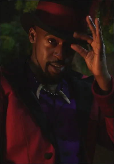 Qui est cet insupportable chaman ?