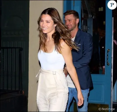 Dans "Massacre à la tronçonneuse" (The Texas Chainsaw Massacre) 2003, quel est le nom de l'actrice principale nommée Erin ?