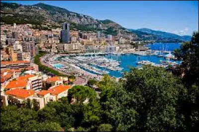 Qu'est-ce qu'on retrouve de célèbre à Monte-Carlo ?