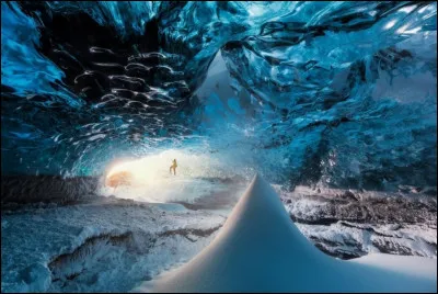 Traduisez : "Bien qu'il fût puissant, il fut tué".