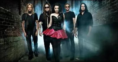Quel est le nom de la chanteuse du groupe Evanescence ?
