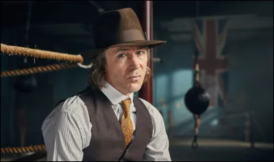 Quel est le personnage joué par Aidan Gillen ?