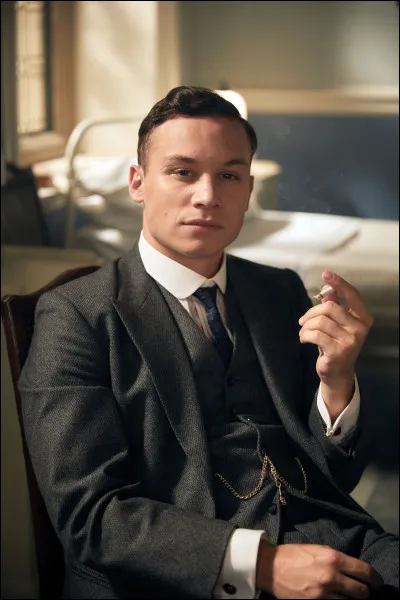 Quel est le personnage joué par Finn Cole ?