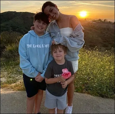 Quels sont les prénoms de ses 2 frères ?