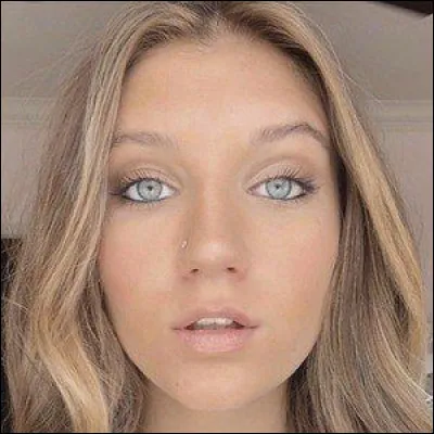 Comment s'appelle cette tiktokeuse et instagrameuse célèbre ?