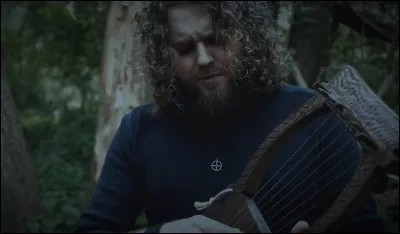 Complétez : 
"Eða heitið... heðan."