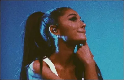 À quel âge a-t-elle co-fondé une chorale ?