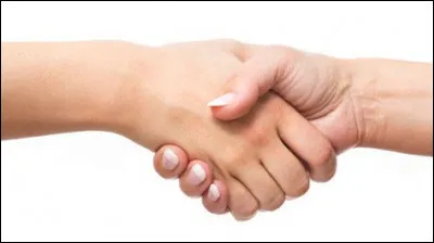 Qui finit par donner la main à Phoebe au moment de son mariage avec Mike ?