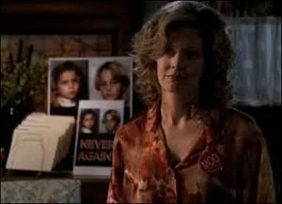 "Buffy contre les vampires" : Dans quelle saison meurt Joyce Summers (la mère de Buffy) ?