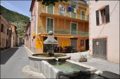 Nous sommes en région P.A.C.A., au Fugeret. Village de l'arrondissement de Castellane, il se situe dans le département ...