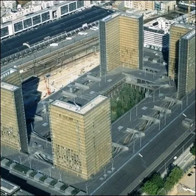 Quel nom porte le site principal de la Biblioth&egrave;que nationale de France, situ&eacute; dans le XIIIe arrondissement de Paris ?