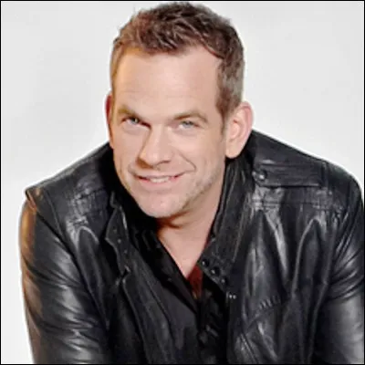 Quel ancien chanteur devenu agent artistique a &eacute;t&eacute; l�impresario de Garou apr&egrave;s sa r&eacute;v&eacute;lation dans "Notre-Dame de Paris" ?