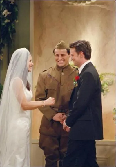 Dans quel quartier de New-York va Monica pour acheter sa robe de mariée ?