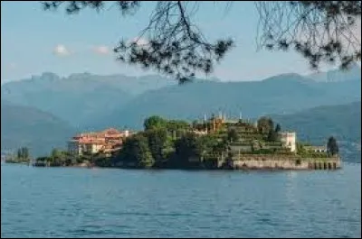 Géographie : quel lac de la bordure sud des Alpes renferme les îles Borromées ?