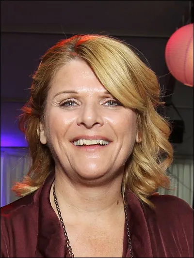 Une lanceuse d'alerte américaine est née en 1961. Elle a été détective dans la police d'état du Nebraska et a fait parti de la police internationale de l'ONU.
Elle a raconté, dans ses rapports, l'utilisation de prostituées par des officiers ainsi que la participation d'officiers dans des trafics d'êtres humains.
Qui est cette lanceuse d'alerte qui a été jouée par Rachel Weisz ?