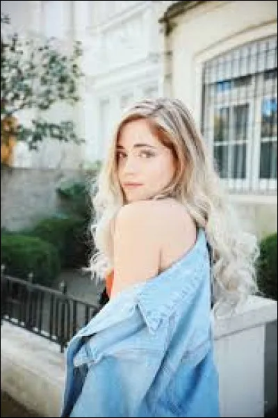 Quel est le loisir de Pilar ?