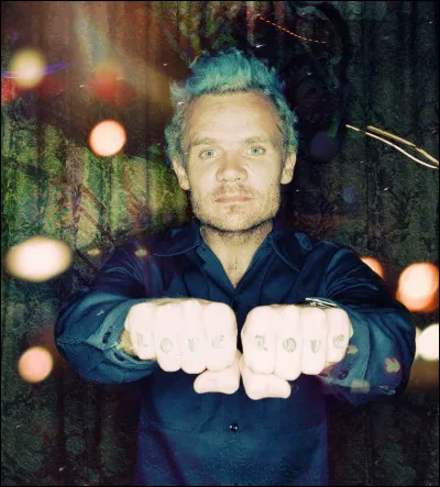 Qu'est-ce que Flea, bassiste des "Red Hot Chilli Peppers", n'a PAS fait ?