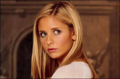 "Buffy contre les vampires" : Avec qui Buffy est-elle sortie tout au long de la série ?