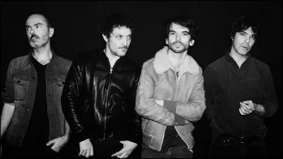 Quel est le nom initial du groupe Vox Low ?